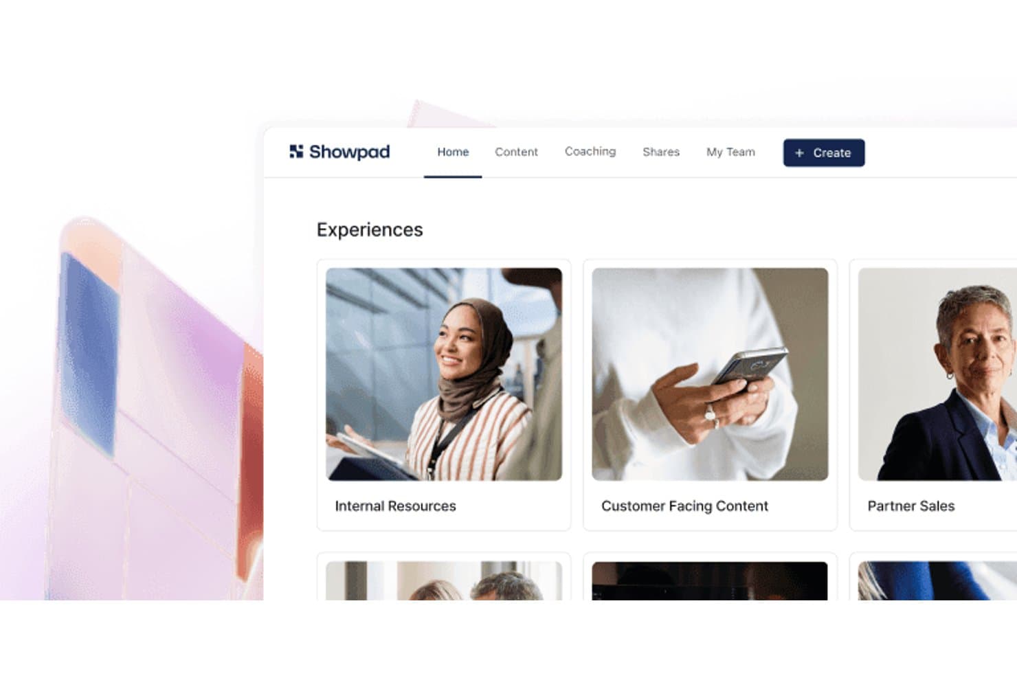 Showpads plattformstartsida som visar avsnittet Experiences med tre kort för innehållskategorier.