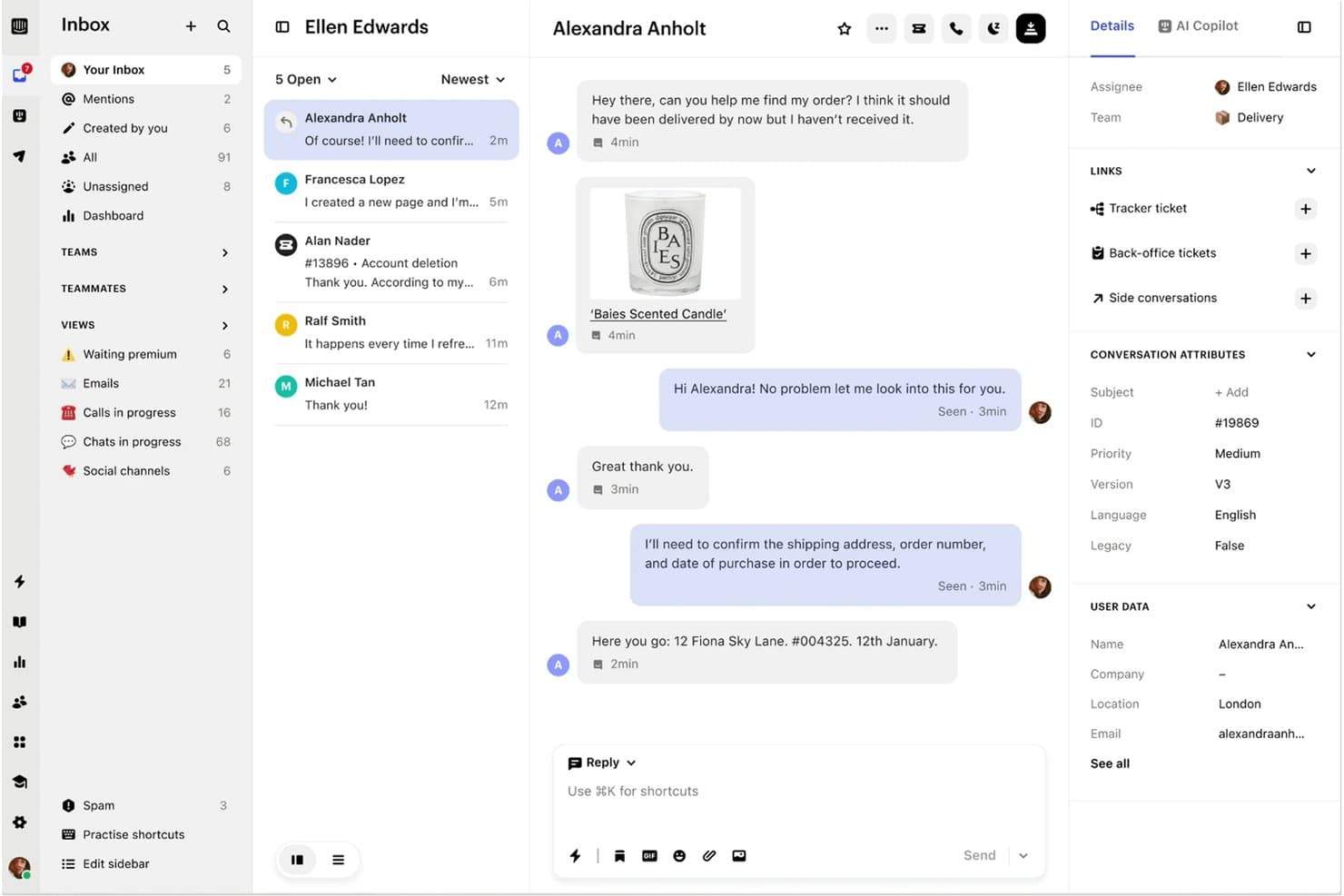 Casella di posta condivisa di Intercom che mostra una chat con un cliente relativa a un ordine mancante, con dettagli nella barra laterale.