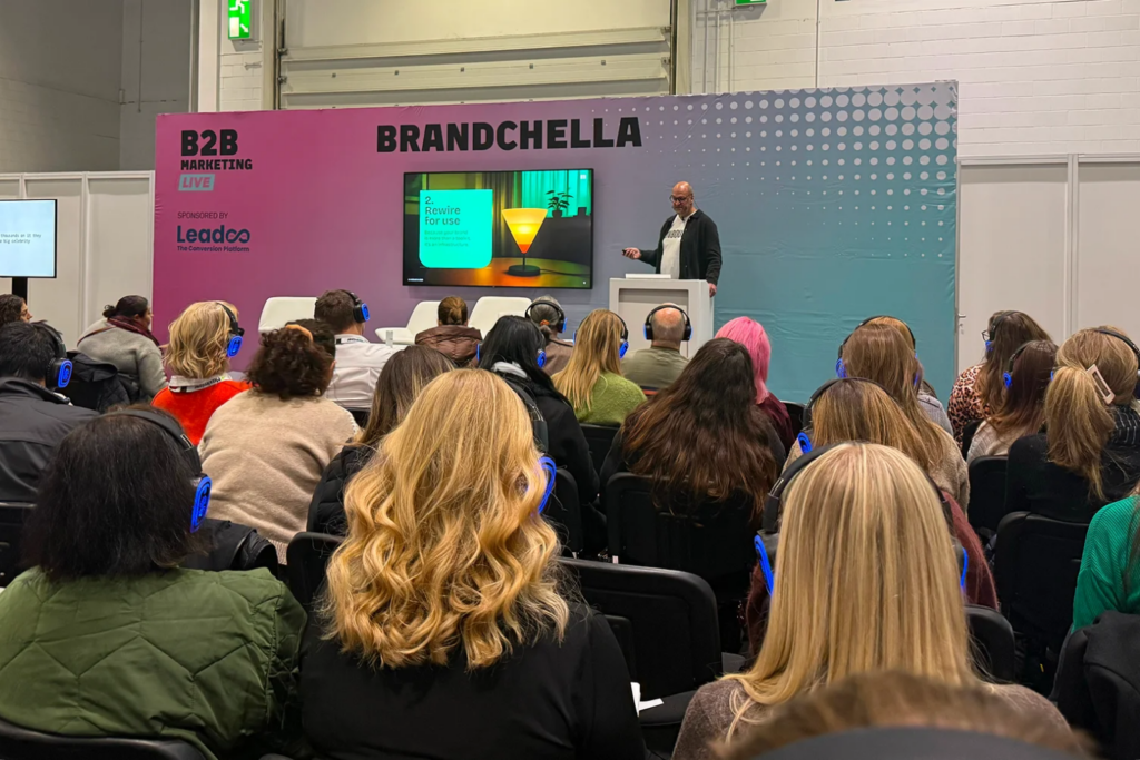 Lee Wardell, Chief Creative Officer and B2B Marketing Leader at Unbound AI, presenting at the B2B Marketing Live 2025