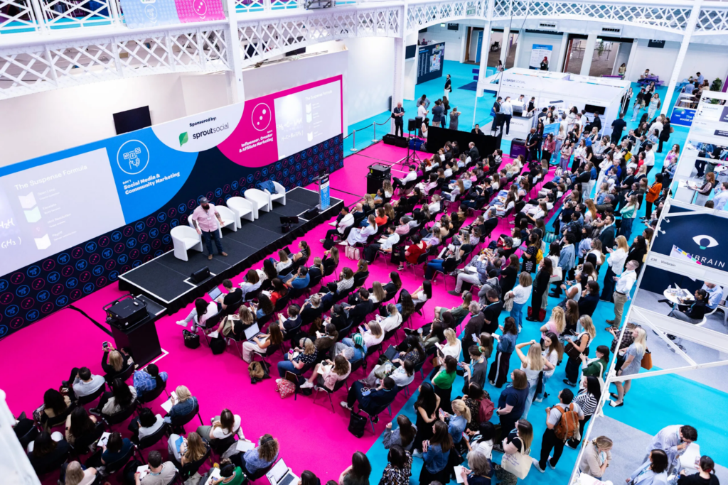 A full crowd at a keynote session at the Digital Marketing World Forum