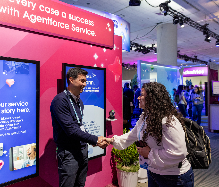 Attendants networking at the Dreamforce Conference